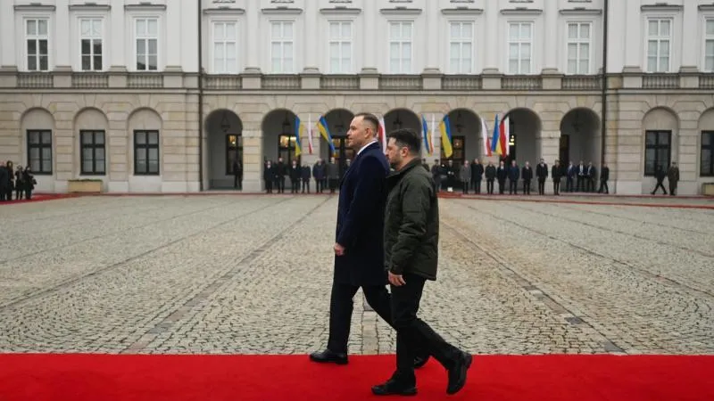 CBOS: Most Poles Back President Nawrocki's Move to Strip Zelensky of the Order of the White Eagle