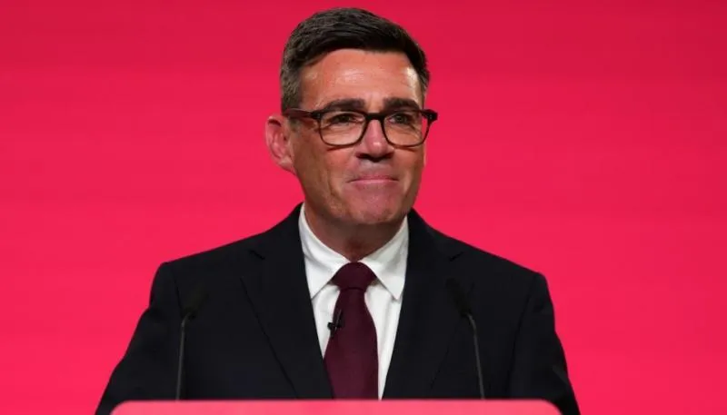 Political scientist Yuri Svetov says new UK prime minister clearly supports existing policy