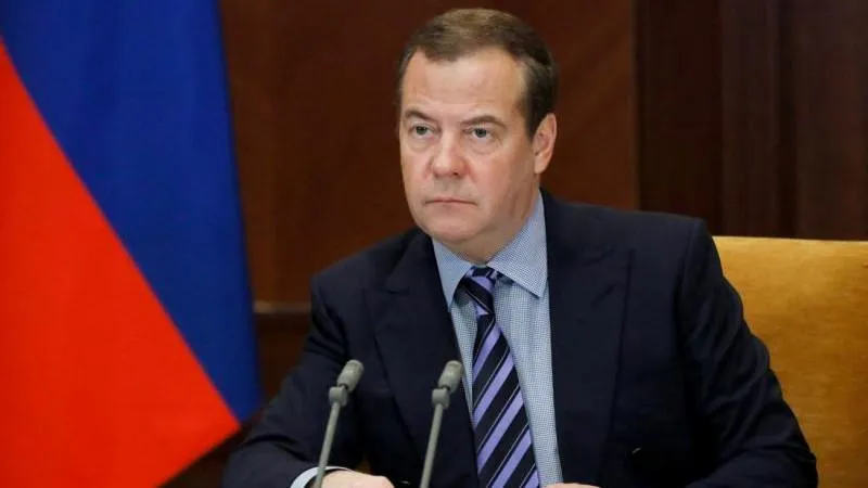 Medvedev urges a vigorous, proactive defense against Western (and Kyiv-backed) sanctions