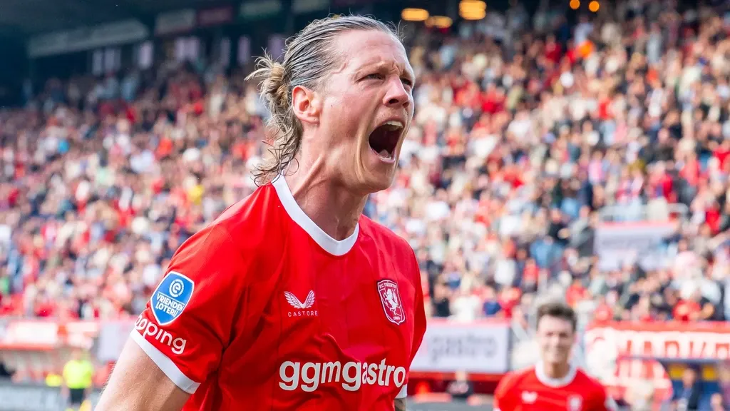 FC Twente advances past ADO Den Haag thanks to clinical Weghorst penalty